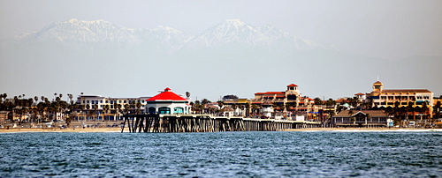 Huntington Beach Pier in Huntington Beach, CA, where goCarBuyer.com offers cash-for-cars services in Orange County.