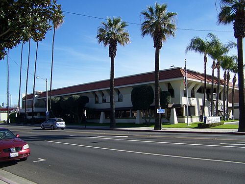 Hemet City Hall in Hemet, CA, where goCarBuyer.com buys vehicles for cash in Riverside County.